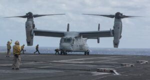 Osprey con a bordo 8 persone si è schiantato al largo del Giappone