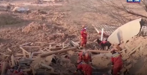 Cina, terremoto: sale a 135 morti il bilancio provvisorio