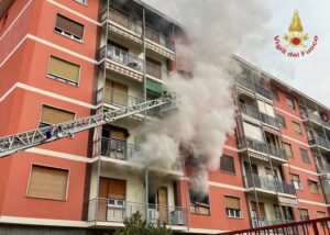 Torino Iincendio in un appartamento, evacuate 48 persone