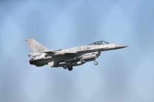 F-16 USA si schianta davanti le coste della Corea del Sud
