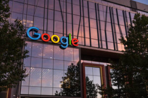 Google licenzierà fino a 1.000 dipendenti
