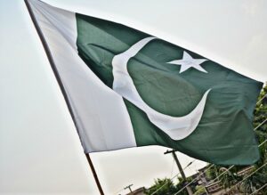 Pakistan, all’ex Premier e consorte condanna a 14 anni per corruzione