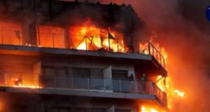 Incendio condominio a Valencia: si aggrava il bilancio delle vittime