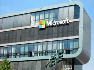 Microsoft: “Hacker legati a Russia hanno rubato codici sorgente”