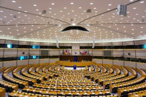 Elezioni Europee: Parlamento UE vota contro possibili ingerenze Russia