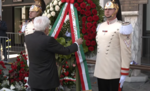50 anni della strage di Piazza della Loggia: Mattarella depone una corona