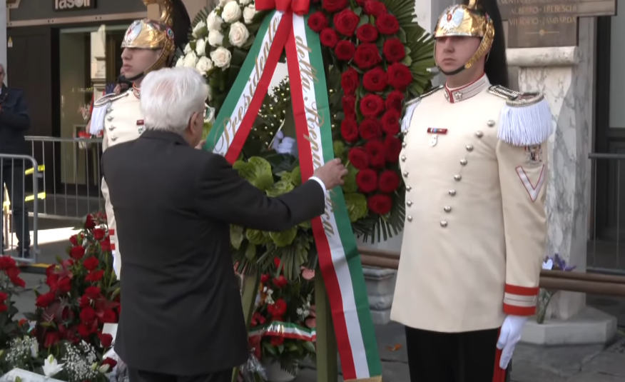 Il Presidente della Repubblica Sergio Mattarella ha reso omaggio alla memoria della strage di Piazza della Loggia a Brescia.