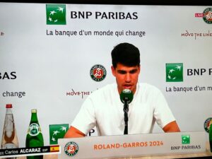Roland Garros, Sinner si arrende ad Alcaraz: quattro ore di partita