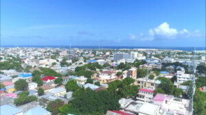 Autobomba esplode a Mogadiscio davanti un bar