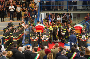 Matera, i funerali dei 2 Vigili del Fuoco deceduti a Nova Siri