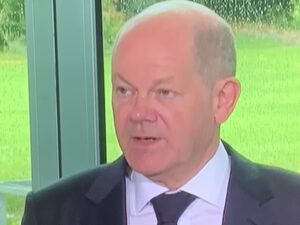 Scholz: “Serve nuova conferenza di pace con partecipazione Russia “