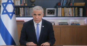 Lapid su ostaggi: “Erano vivi, Netanyahu non li ha salvati”